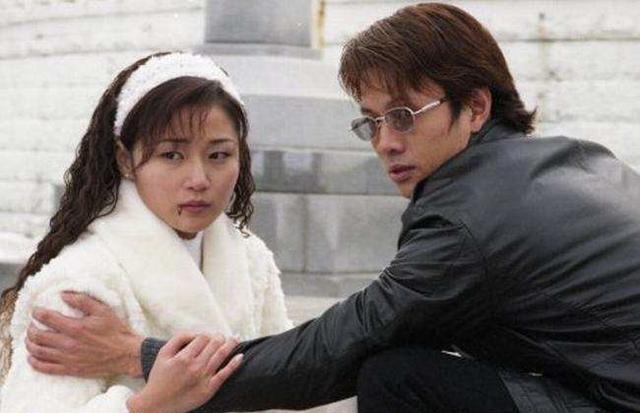 女神万绮雯又来了,这次她带着她那些枪神男神吕颂贤和美女分享她当年的那些怀旧港剧。+