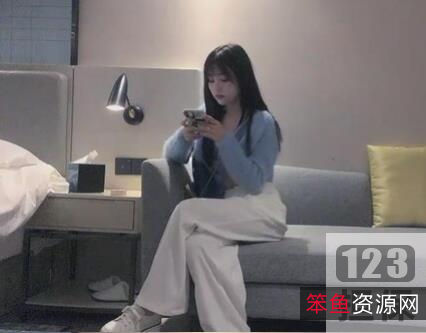 网红兰兰鹿鹿交友门事件：被百万粉丝膜拜的美丽颜值