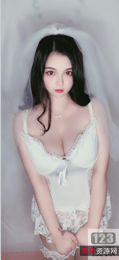 180斤网红巨巨新娘装玩熊熊，唯美写真Open展示