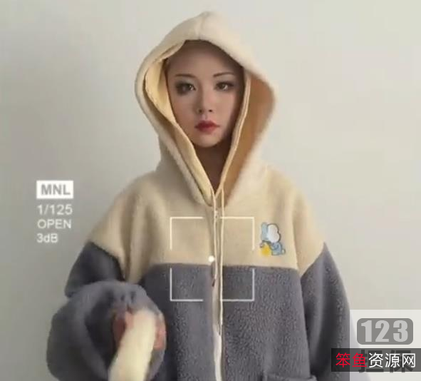 火辣烟火!某推妹妹光剑变装加刘畊宏跳舞短视频火爆抖音!