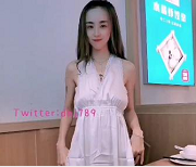 古怪魅力：东北网红大表姐，反差烧母狗，女神驾驶员，资源可联