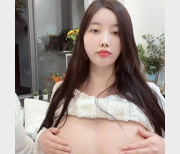 杨晨晨社保视频：性感熟女车灯妹子2V704M舞蹈