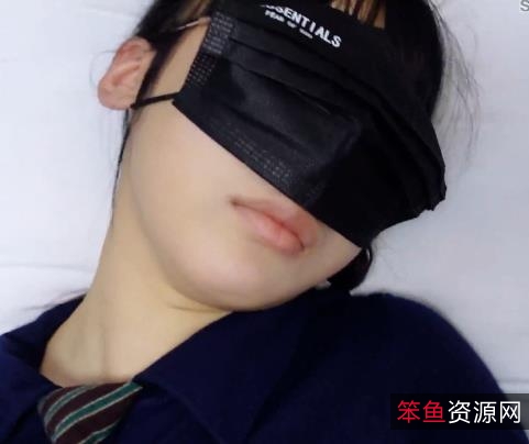 《灌醉眼镜娘玩了一夜:私房老虎菜原创模特系列第21弹》