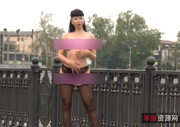 Naughty_Lada的美丽世界：网络模特超人气欧美风格成熟女人，33V-6.5G给力演绎性感透视装，让路人下垂奇妙感，让绅士们爱不释手