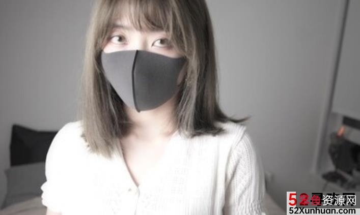 玩偶姐姐：网红{{网红名字}}拍摄的轻松搞笑短片