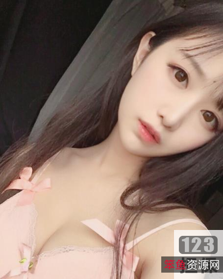 小鹿鹿网红清纯学妹COS性感御姐4K视频主播守护的精彩之旅