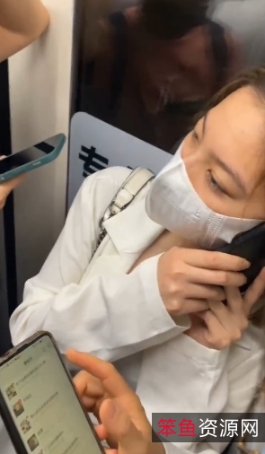 白嫖党抢先看！地铁内高质量高清拍摄内衣展示闪现！nV3.8GB百度云