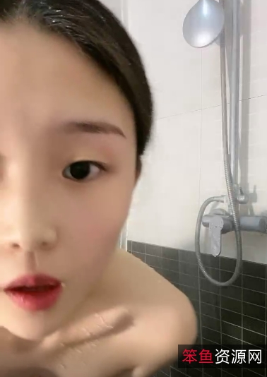 素人美女主播小芳精彩表演：抖音网红魔术表演、歌舞合集