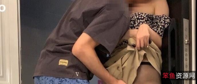 火爆网红久妖约会大神bigfan13yo_原版高清最新散播作品5V-5GB：新婚ren的修长美腿腿控必备！