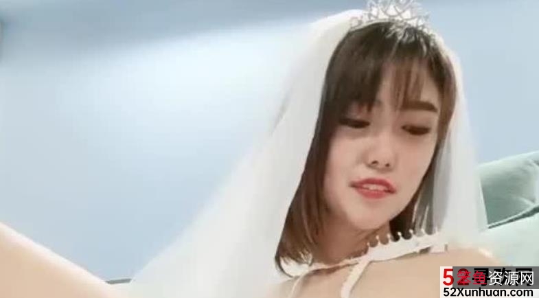 2位精选女主播撞衫白色婚纱，小妲己直播，斯文妖艳，2.5G视频
