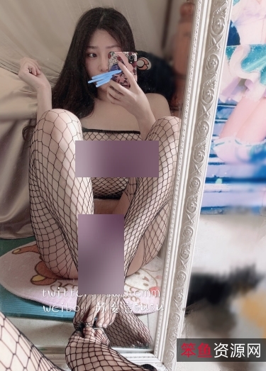 《苏妄言定制作品合集：令人惊叹的推特女神，激发创作灵感的私人养眼美图资源》