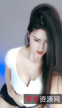 斗鱼虎牙人气女神(苏樱)直播间浮力视频