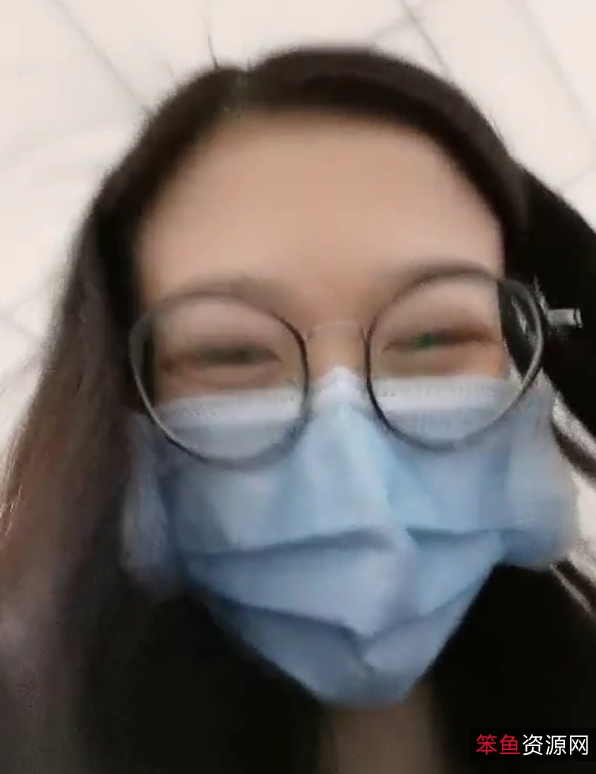 苏若瑶精彩视频合集：从办公室到景区，玩转美妙境界！