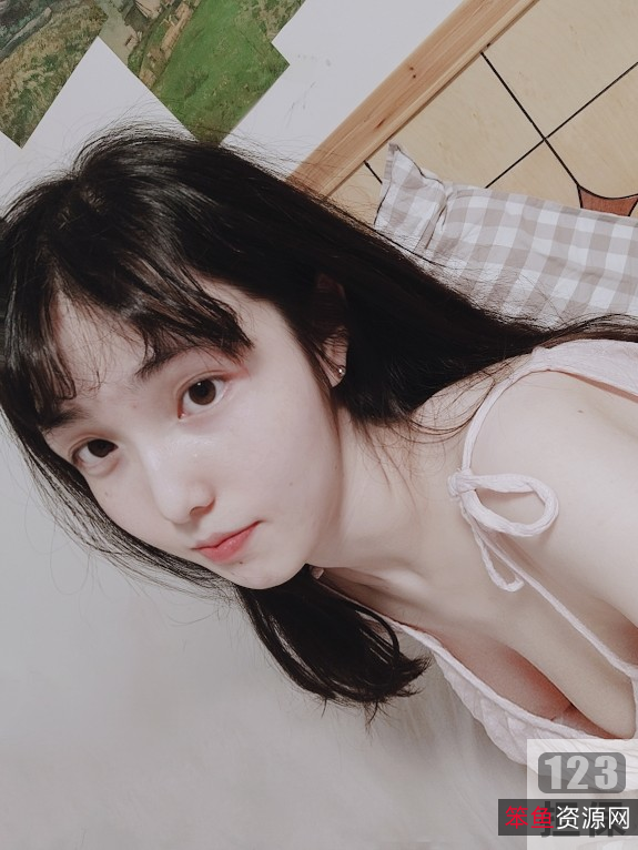 EricaHand越南女神的天使脸孔+社保身材+超赞语音+无敌水龙弹,LOL溅屏幕的漂亮妹子!208P+39V视频,14G完美精选!