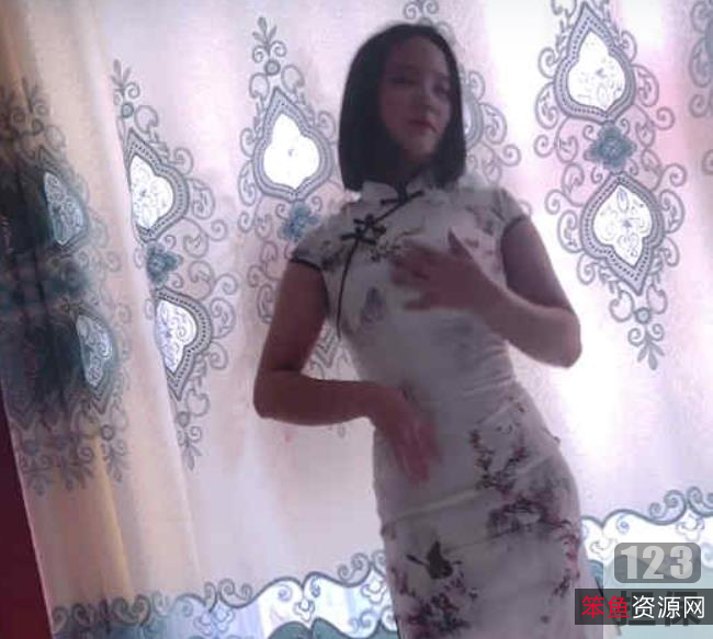 依云：越平凡的外表，实用性就越强挑战欲爆棚的网红小姐姐作品，打开新世界的大门！