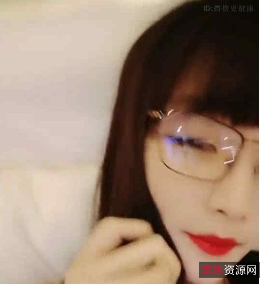 骚气眼镜妹：洞悉人性，实力派，网络平台最火小妹妹