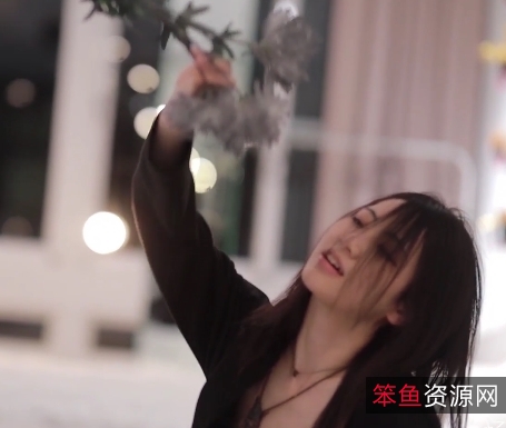 JVID阿黎：气质出众的精选女模特，忧郁眼神可爱性感的写真作品