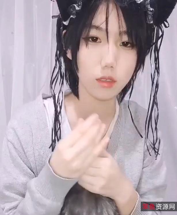 FL姬(韵韵):每一次改变都是一次机会!高跟鞋、狐狸尾巴、淡妆、蚌壳、JK等穿衣灵感,3.2G视频资源!