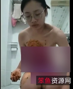 《陈洁莹自拍:反差小狗三弹合集,网红明星般的美貌和智慧组合!》