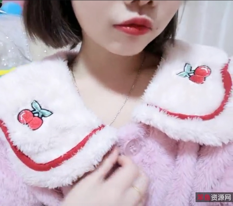 小妹子自拍：反差萌照微信号验证身份证