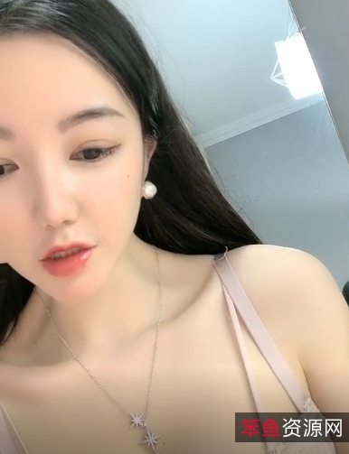 新晋人气妩媚惊艳！虎牙现代狐狸精浮力主播小纯纯合集！小妲己火超火身材白皙粉嫩，大白兔妖娆有尺度！直播打赏私人定制绅士！