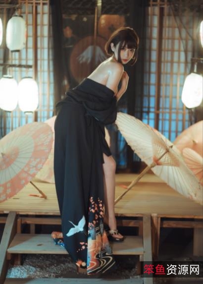 新晋网红女神22v4.26G资源大车灯火箭微博绅士高颜值Coser博主