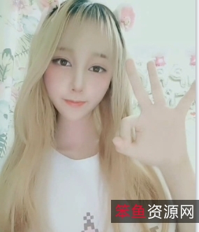 精选网红女神奶思：玉兔的D级压迫感、颜值和身材的视频照片合集