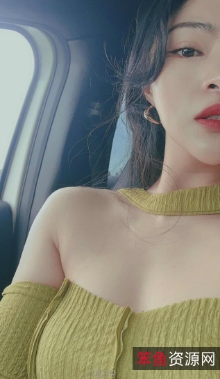 表里不一的丰满小姐姐:某单位健身尤物与金主作品精选视频和照片