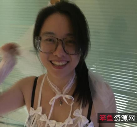 Y荡妻子眼镜母G-陆丽-反差照38V-3.5G短视频+图集750P