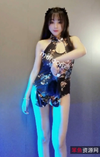 私人定制九头身大罩杯主播Meroon舞6柒最新露脸闪现商品