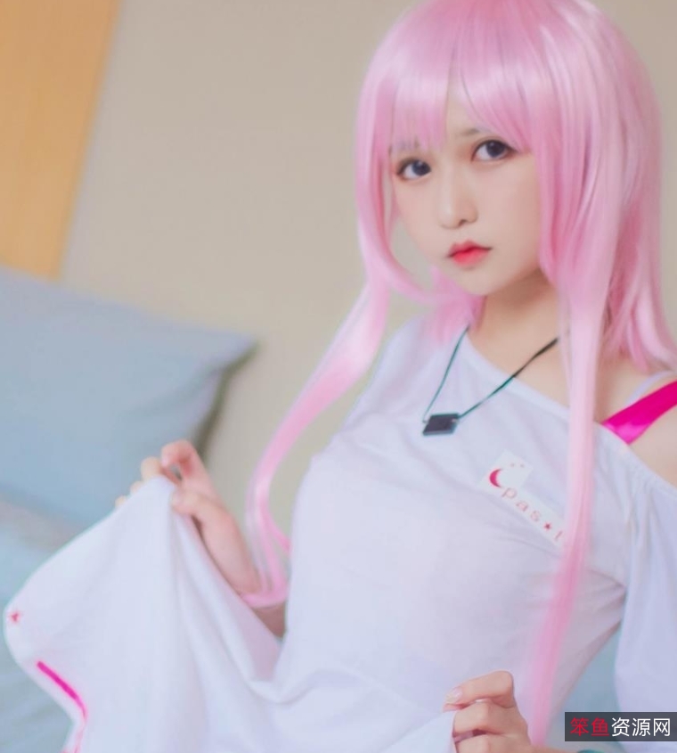 魔镜作品作品：CosplayMirror