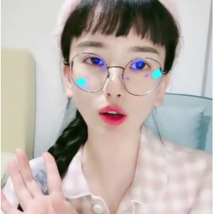 可爱女孩自行打包的白皮肤娃娃脸蛋，天使般的1V363M百度盘