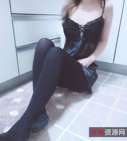 虎牙网红邪魔暖暖作品合集：长腿美女超薄线袜视频43V-16.2G