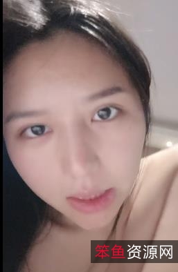 素颜女友露脸上位无保护措施视频，打粑粑投稿，身材小黑森林惊艳展现