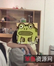 商品双女恋攻守疯狂激吻假物件自拍视频