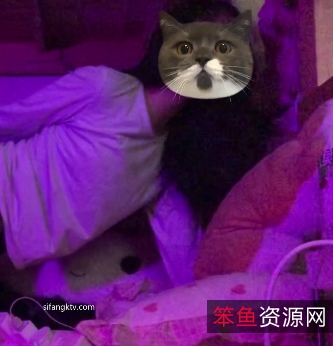 商品双女恋攻守疯狂激吻假物件自拍视频