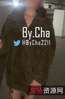 超稀有展示的网红女神车库电梯监控视频