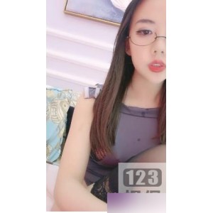 戴眼镜的大长腿眼镜妹合集