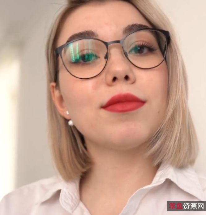 享到时尚穿搭，每一个视频都像是一个小宝藏，等待着你去发现。如果你也是Syndicete的粉丝，那么这个合集绝对不容错过！让我们一起投入到这个精彩的世界中吧！[转载搬运]很投入的小姐姐Syndicete合集[合集+15.2G][百度盘]