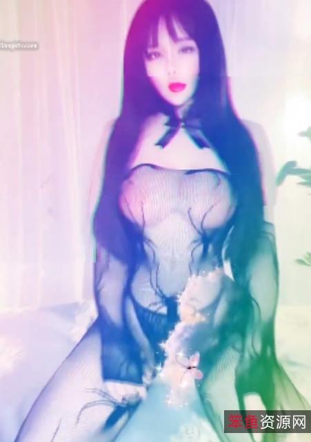 露露:甜笑女神骚丝摇摆128V13.7G年度大合集