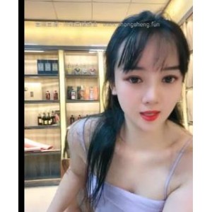 羊羊：烟酒老板娘展柜自拍，颜值身材惊艳，道具创意吸睛，观看下载不容错过