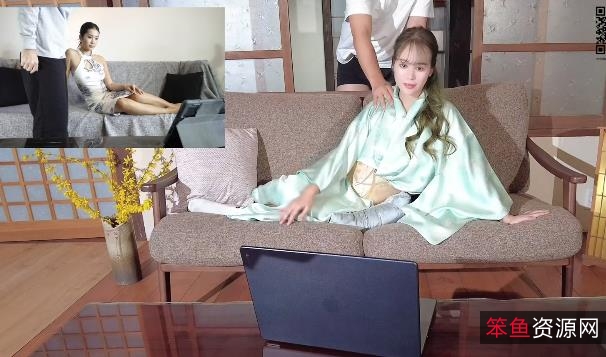 Naomii与LonelyMeow：联动作品爆火视频27分钟，修下水道手持棒棒糖