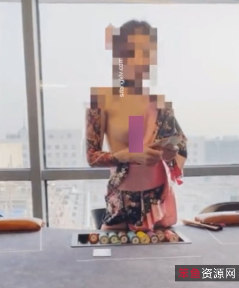 BM大官人最强私拍花样指教,激C三人游展示互动,26V,1.54G