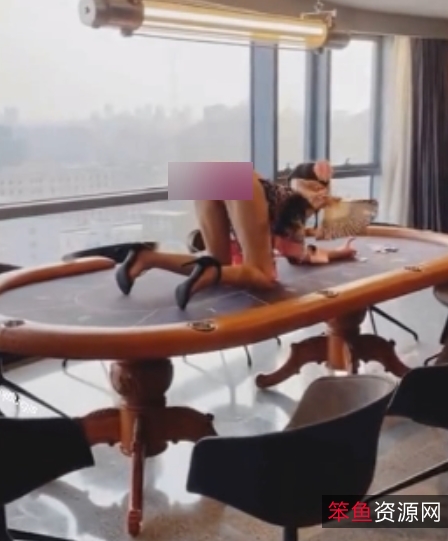 BM大官人最强私拍花样指教,激C三人游展示互动,26V,1.54G