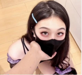 恶魔娇妻的日常:黑丝女郎在厨房引诱老公打P