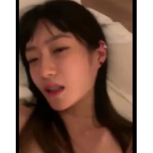 学生妹自拍8分钟资源，失去年轻的冲击波呼喊声