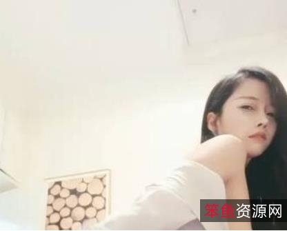 虎牙新晋超人气本土美女网红：一库一库有尺度自娱自乐银X热舞合集1.08G