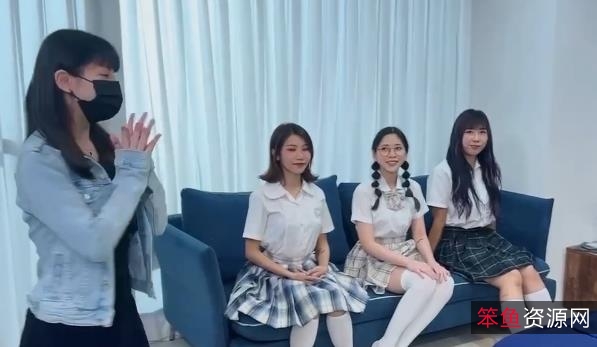 团建女主自拍合集，多人观战，身材颜值一览无余！