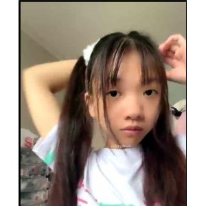 勇敢小姑凉：素颜自拍5小时视频总时长，包包战绩惊人