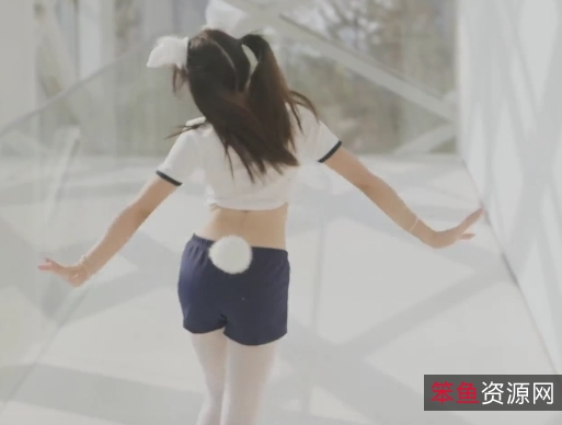 11.66G推特黏黏团子兔万元定制热舞视频合集,舰长作品图集,30天链接